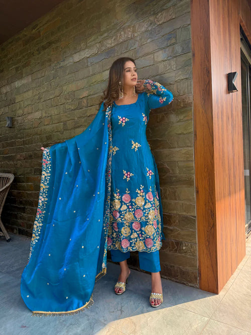 Noor Royal Blue Floral Embroidered Kurta Set