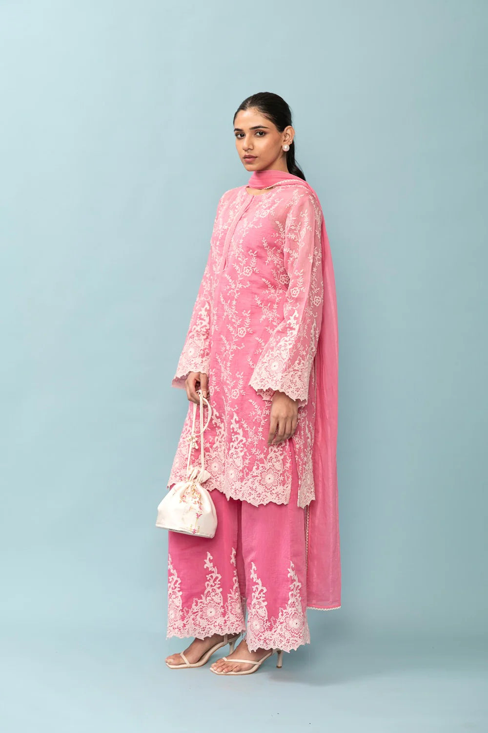 Blush Pink Floral Lace Embroidered Kurta Set with Organza Dupatta
