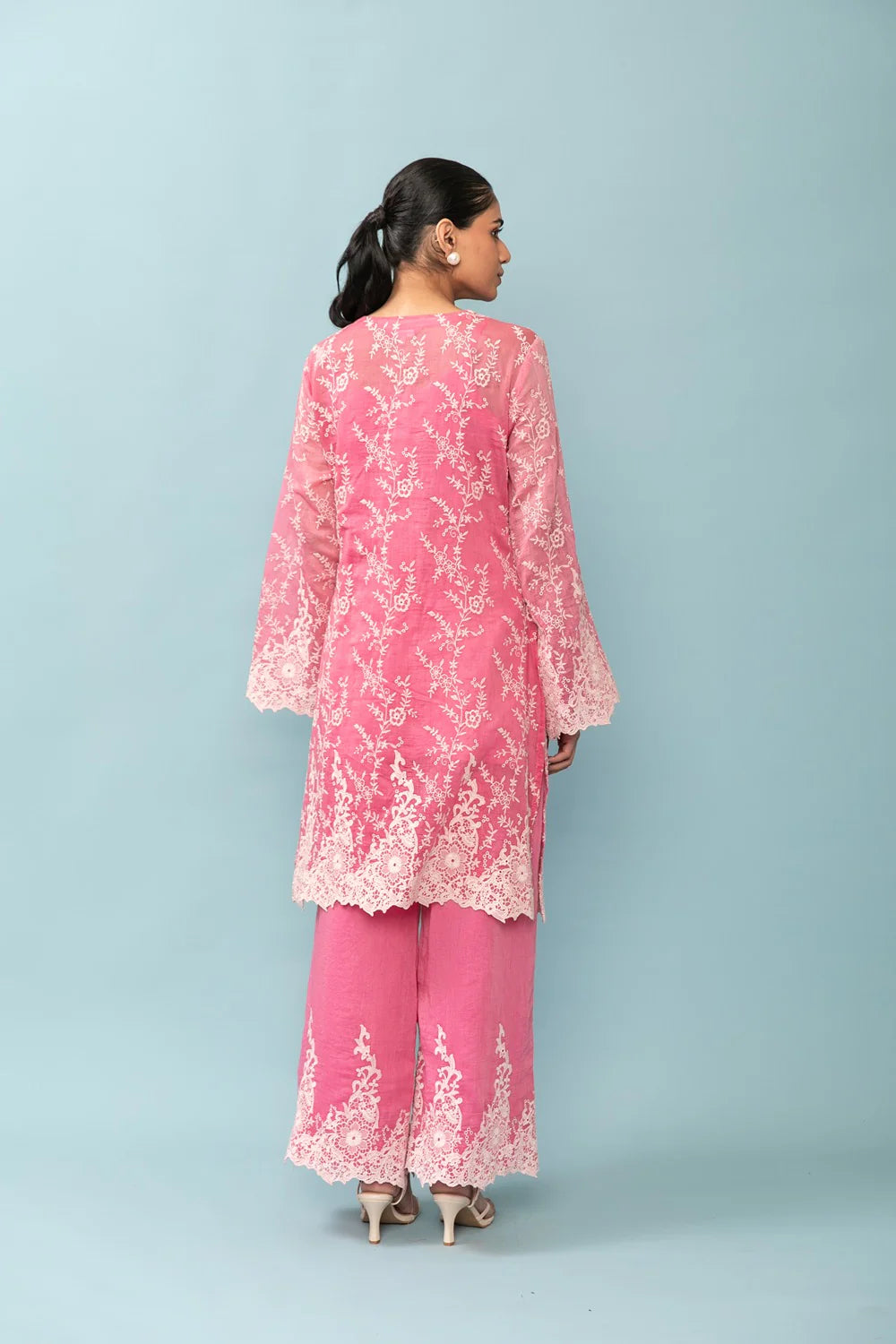 Blush Pink Floral Lace Embroidered Kurta Set with Organza Dupatta